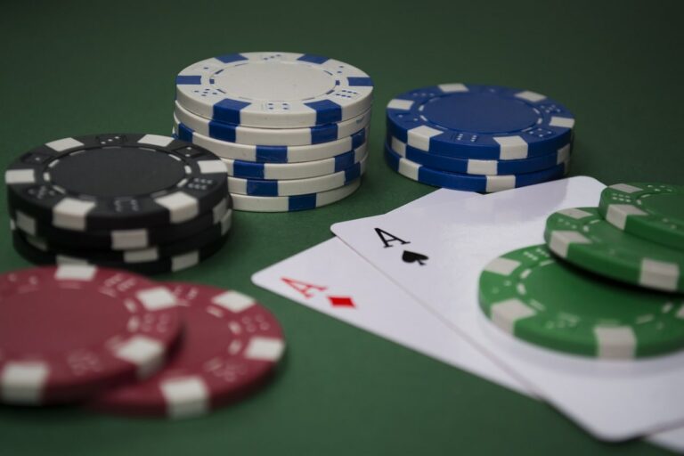 Do Blackjack Odds Change With The Number of Players?